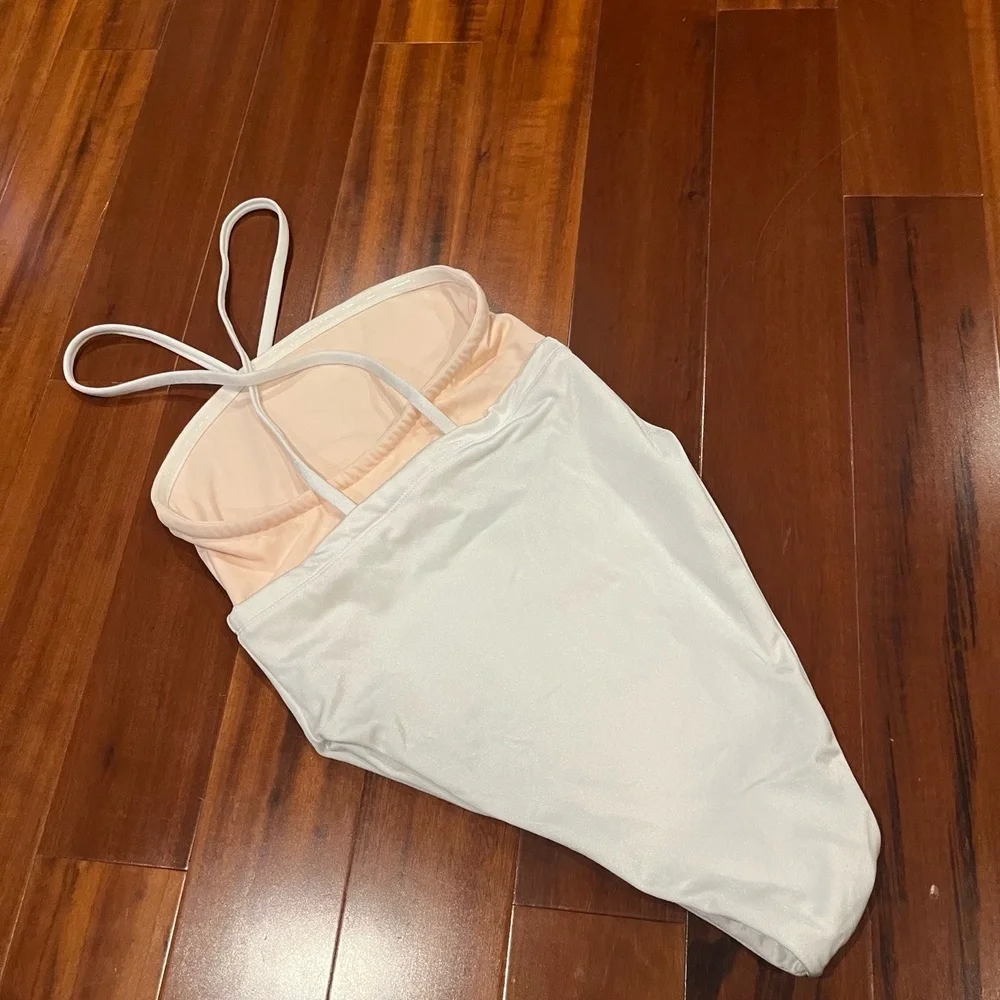 New NWT Girls On Swim Cream Swimsuit Colorblock One Piece Hi Cut Swim Size XS‎
